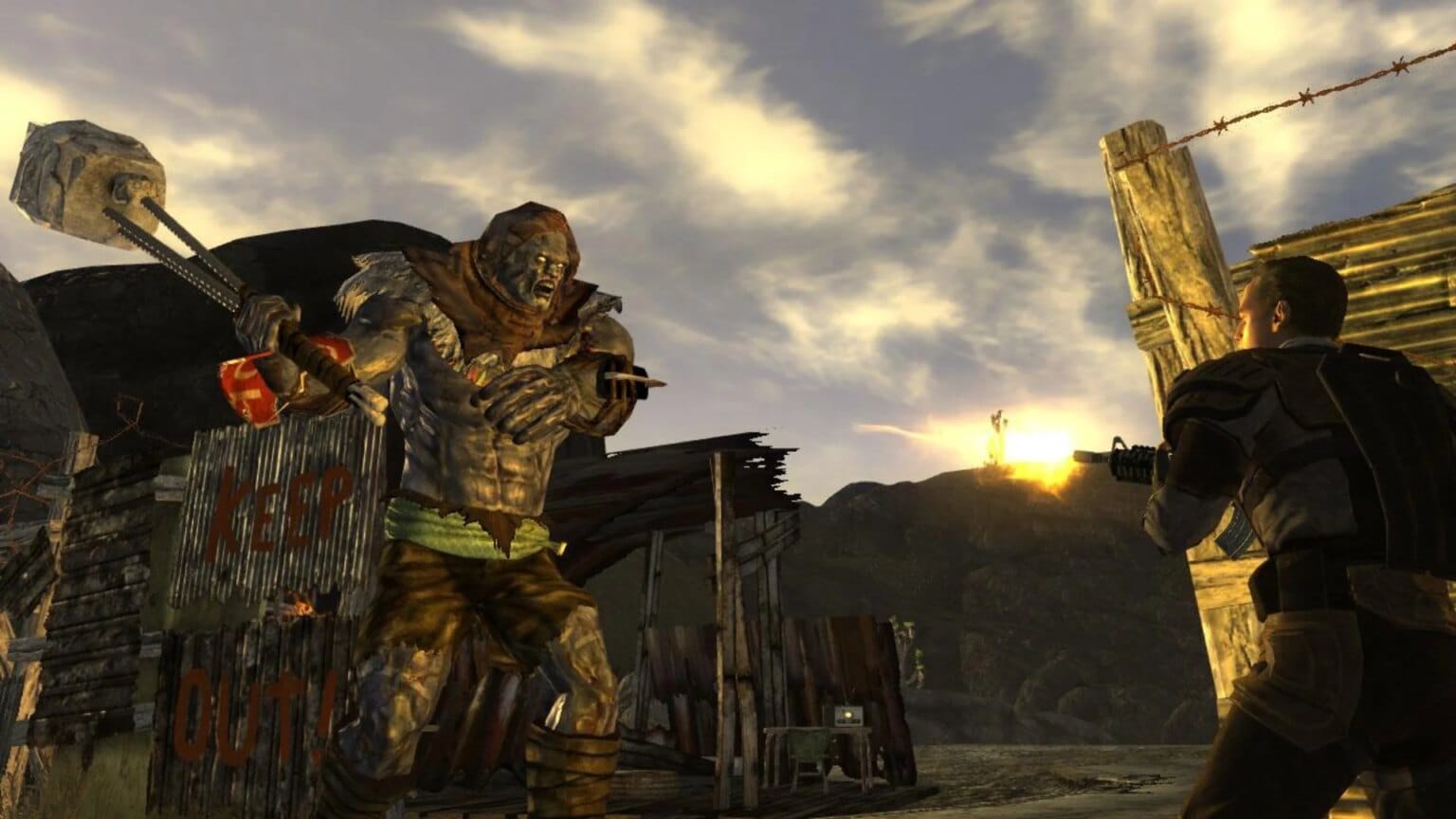 أحد حراس NCR يحارب ليلًا في Fallout: New Vegas.